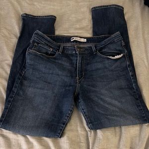 Levi Mid Rise Skinny Jeans